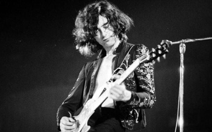QUi est le chanteur de Led Zeppelin ?
