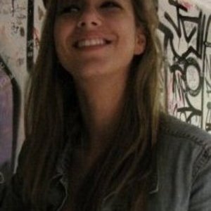 Charlotte - Prof d'économie - Paris