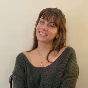 Faustine - Prof de français - Léon