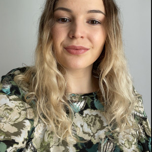 Delphine - Prof de couture - Villejuif