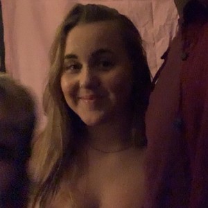Leïna - Prof d'anglais - Andrésy