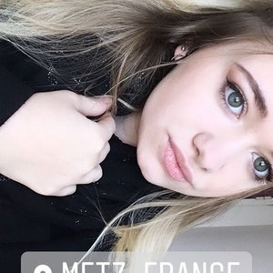 Natacha - Prof de SVT - Metz