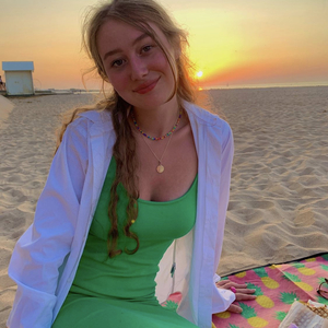 Astrid - Prof de français - Caen