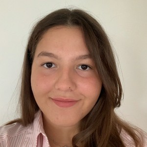 Amira - Prof d'aide aux devoirs - Arpajon