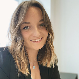 Laura - Prof de droit - Lille