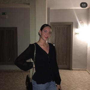 Julianna - Prof d'aide aux devoirs - La Ville-du-Bois