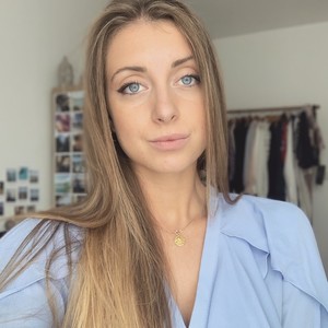Romance - Prof de management - Épinal