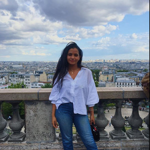 Yasmine - Prof de maths - Paris