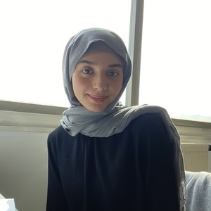 Amel - Prof de maths - Éragny-sur-Oise
