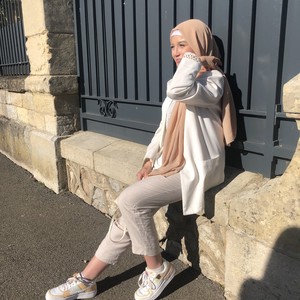 Lüna - Prof d'aide aux devoirs - Imphy