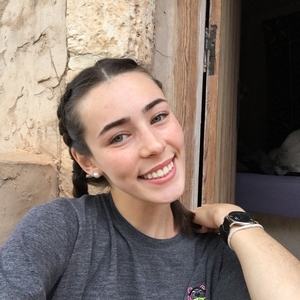 Chloé - Prof d'aide aux devoirs - Pont-Sainte-Maxence