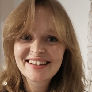Iryna - Prof d'économie - Paris 17e