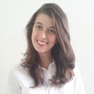 Nesrine - Prof d'aide aux devoirs - Bron