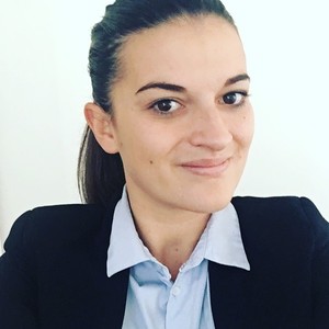LAURA - Prof de maths - Paris