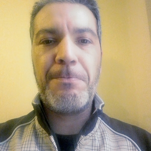 Ahmed - Prof de télécommunications - Paris