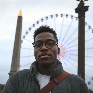 René - Prof de français - Paris