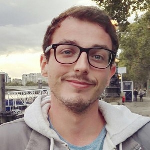 Benjamin - Prof d'économie - Grenoble