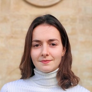 Clélia - Prof de droit constitutionnel - Paris 4e