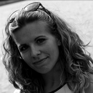 Nastasia - Prof de lecture - Orange