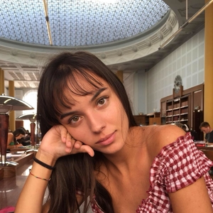Chloé - Prof de français - Paris
