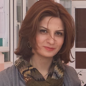 Azadeh - Prof de maths - Paris