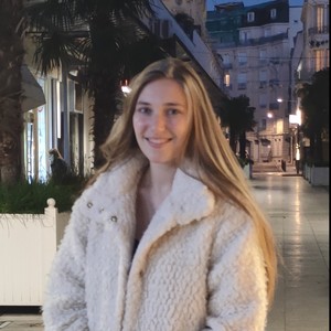 Salomé - Prof d'aide à la rédaction de cv - lettre de motivation - Vichy