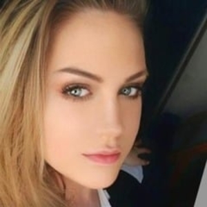 Laura - Prof de français - Sarcelles
