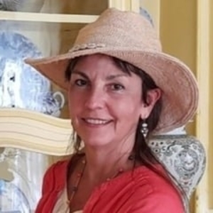 Claudia - Prof d'arts plastiques - Beynes
