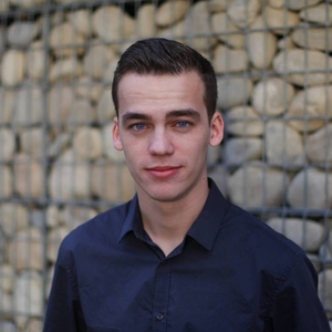 Lorris - Prof d'initiation internet - Lyon