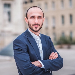Adrien - Prof de droit pénal - Marseille