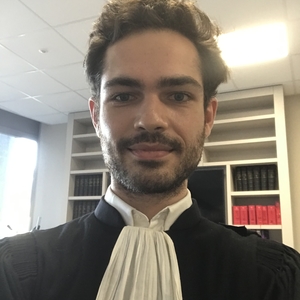 Edmond - Prof de droit civil - Paris 12e