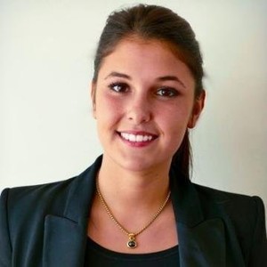 Claudia - Prof de droit public - Lyon