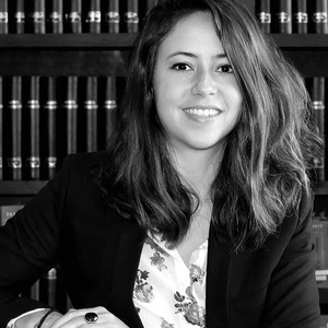 Justine - Prof de droit civil - Paris