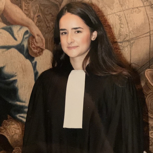 Louise - Prof de droit - Paris 20e