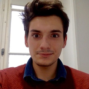 Henrique - Prof d'économie - Paris