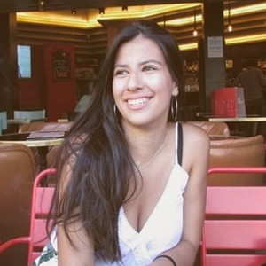Laure-Neyla - Prof de maths - Paris