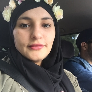 Hiba - Prof d'arabe - Méru