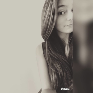 Kelly - Prof de biologie - Thiers