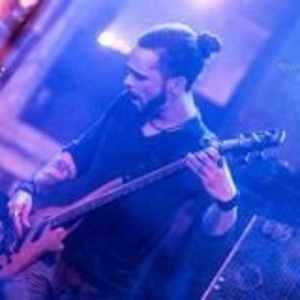 Max - Prof de basse - Paris