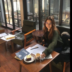 Ariuna - Prof d'anglais - Paris 4e