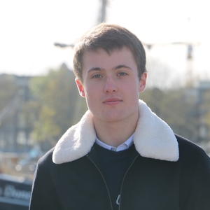 Augustin - Prof d'histoire - géo - Versailles