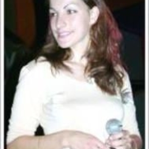 Flore - Prof de chant - Chelles