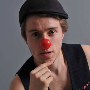 Romain - Prof de cirque - Paris