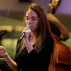 Louise - Prof de solfège - Paris