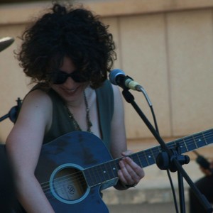 Dina - Prof de guitare - Saint-Étienne