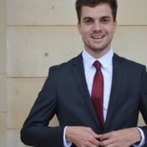 Théo - Prof de droit civil - Paris