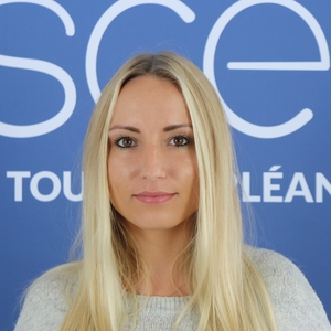 Floriane - Prof de communication - Saint-Jean-de-la-Ruelle