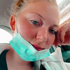 Hayley - Sortie d'école & baby-sitting - Pontarlier