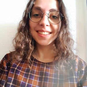 Chloé - Prof d'économie - Tours