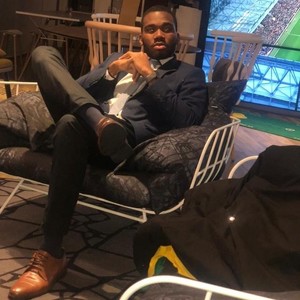 John - Prof de finance - Versailles